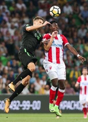 FuÃŸball, EL Quali, FK Krasnodar - Roter Stern Belgrad KRASNODAR, RUSSIA - AUGUST 17, 2017: FC Krasnodar s Alyaksandr Martynovich (L) and Crvena Zvezda Belgrade s Richmond Boakye struggle for the ball in the 2017 2018 UEFA Europa League Playoff 1st Leg football match at Krasnodar Stadium. Vitaly Timkiv TASS  TS05BC63