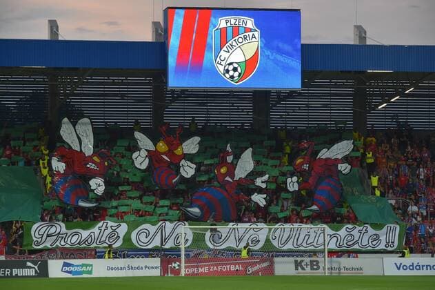Fans of Plzen attends the 4th round of the play-off UEFA Europa League soccer match FC Viktoria Plzen vs AEK Larnaka in Pilsen, Czech Republic, on August 17, 2017. (CTKxPhoto SlavomirxKubes) CTKPhotoP201708170880701  KBS_0007