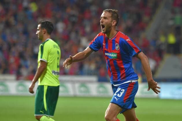Marek Bakos (Pilsen, right) celebrates his goal during the 4th round of the play-off UEFA Europa League soccer match FC Viktoria Plzen vs AEK Larnaka in Pilsen, Czech Republic, on August 17, 2017. (CTKxPhoto SlavomirxKubes) CTKPhotoP201708170949501  KBS_0102