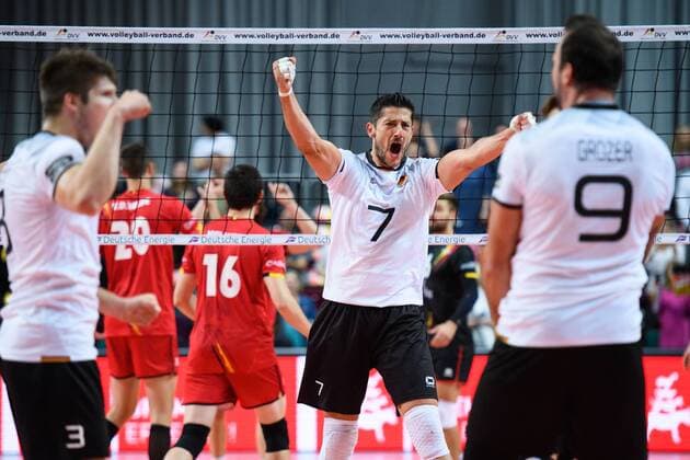 19.08.2017, ÖVB Arena, Bremen Volleyball, Länderspiel Laenderspiel, Deutschland vs. Belgien Jubel Ruben Schott ( 3 GER), Michael Andrei ( 7 GER), Georg Grozer ( 9 GER)