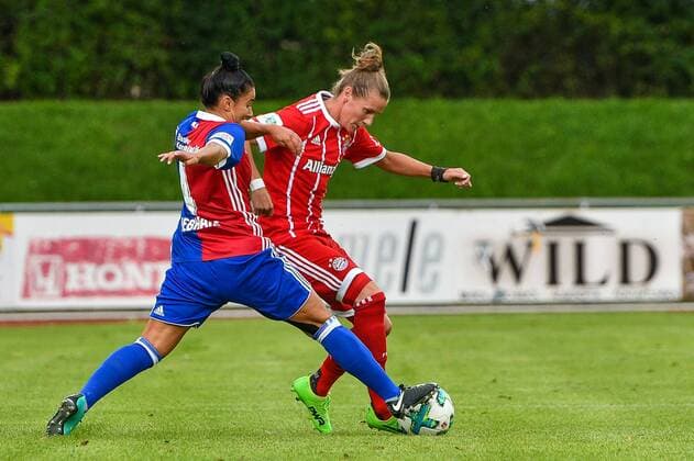 GER, FSP, Bayern München vs FC Basel 19.08.2017, Allgäustadion Allgaeustadion, Wangen, GER, FSP, Bayern München vs FC Basel, im Bild Stefani Liebhart (Basel 4), Simone Laudehr (Muenchen 21) nordphotoxHafner nph00200