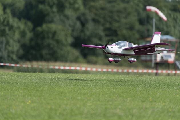 Motor-Schleppflieger, Weltmeisterschaft im GPS-Dreicecksfliegen, Segelflug-Grossmodelle, Gruibingen, 20.08.2017, Gruibingen Copyright: xWalther xEibner-Pressefotox EP_swr