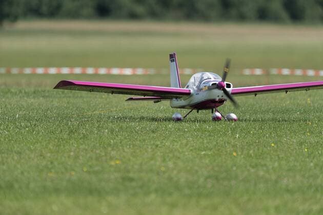 Motor-Schleppflieger, Weltmeisterschaft im GPS-Dreicecksfliegen, Segelflug-Grossmodelle, Gruibingen, 20.08.2017, Gruibingen Copyright: xWalther xEibner-Pressefotox EP_swr