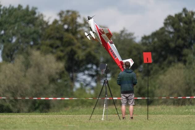 Kunstflug mit einem Motor-Schleppflieger, Weltmeisterschaft im GPS-Dreicecksfliegen, Segelflug-Grossmodelle, Gruibingen, 20.08.2017, Gruibingen Copyright: xWalther xEibner-Pressefotox EP_swr