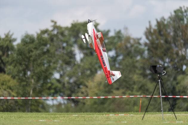 Kunstflug mit einem Motor-Schleppflieger, Weltmeisterschaft im GPS-Dreicecksfliegen, Segelflug-Grossmodelle, Gruibingen, 20.08.2017, Gruibingen Copyright: xWalther xEibner-Pressefotox EP_swr