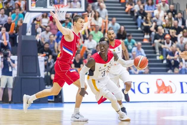 Dennis Schroeder (Nr. 17, Deutschland) gegen Vladimir Lucic (Nr. 11, Serbien). Deutschland vs Serbien, Basketball, Supercup, Nationalteams, 20.08.17 Hamburg Schleswig-Holstein Germany Inselparkhalle Copyright: xAgentur54Gradx xJohnxGarvex