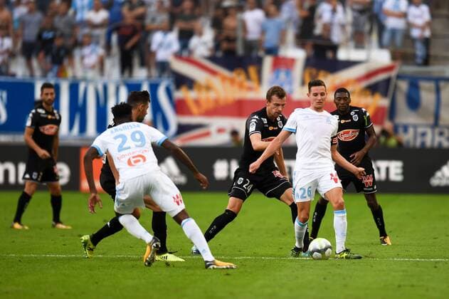 26 FLORIAN THAUVIN (om) - 24 ROMAIN THOMAS (sco) - 07 Karl TOKO EKAMBI (sco) FOOTBALL : Marseille vs Angers - Ligue 1 Conforama - 20 08 2017 FEP Panoramic 