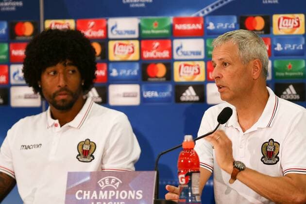 August 21, 2017 - Nice, France - Nice s Brazilian defender Dante (L) and Nice s Swiss head coach Lucien Favre speak during a press conference PK Pressekonferenz at The Allianz Riviera Stadium in Nice, south-eastern France on August 21, 2017, on the eve of the UEFA Champions League football match between Nice and Naples. Nice Press Conference - UEFA Champions League Qualifying  - ZUMAn230 20170821_zaa_n230_058 Copyright: xPaoloxManzox