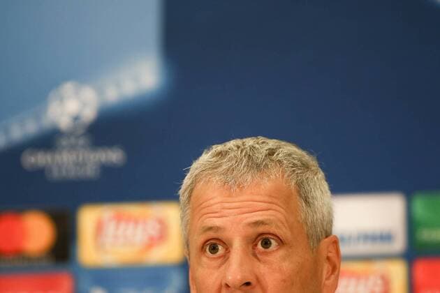 August 21, 2017 - Nice, France - Nice s Swiss head coach Lucien Favre speaks during a press conference PK Pressekonferenz at The Allianz Riviera Stadium in Nice, south-eastern France on August 21, 2017, on the eve of the UEFA Champions League football match between Nice and Naples. Nice Press Conference - UEFA Champions League Qualifying  - ZUMAn230 20170821_zaa_n230_063 Copyright: xPaoloxManzox