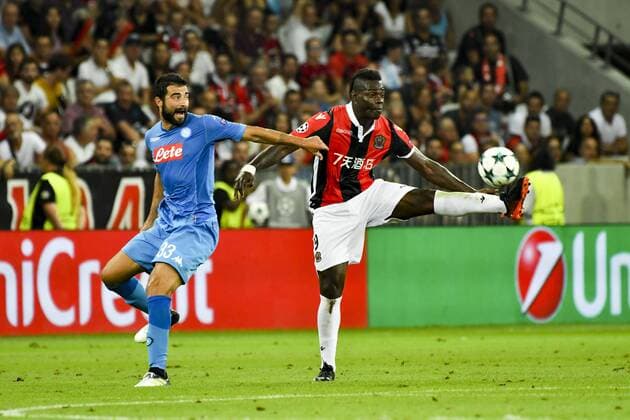 Mario Balotelli (OGC Nice) - Raul Albiol (Naples) FOOTBALL : Nice vs Naples - Ligue des Champions - Barrage Match Retour - Nice - 22 08 2017 NorbertScanella Panoramic 