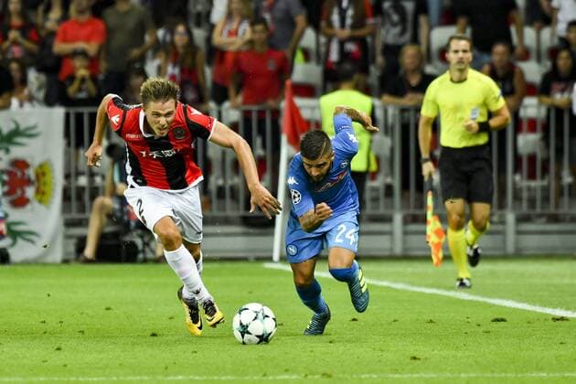 Lorenzo Insigne (Naples) - Arnaud Souquet (OGC Nice) FOOTBALL : Nice vs Naples - Ligue des Champions - Barrage Match Retour - Nice - 22 08 2017 NorbertScanella Panoramic 