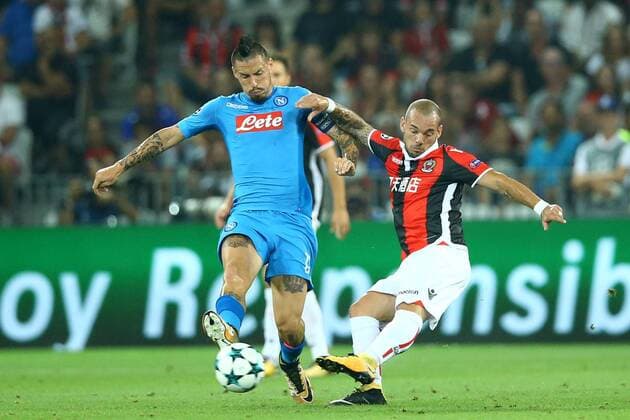 Fußball, CL Quali, OGC Nizza - SSC Neapel August 22, 2017 - Nice, France - Marek Hamsik of Napoli and Wesley Sneijder of Nice during the UEFA Champions League Qualifying Play-Offs round, second leg match, between OGC Nice and SSC Napoli at Allianz Riviera Stadium on August 22, 2017 in Nice, France. OGC Nice v SSC Napoli - Uefa Champions League Qualifying Play-offs - second leg  - ZUMAn230 20170822_zaa_n230_158 Copyright: xMatteoxCiambellix