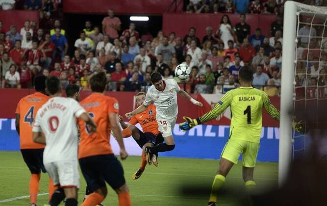 Fußball, CL Quali, FC Sevilla - Basaksehir Istanbul Partido de vuelta de la previa de la Liga de Campeones entre el Sevilla y el Istanbul Basaksehir. En la imagen, Escudero logra su gol. Second leg of qualifying round of Champions League between Sevilla and Istanbul Basaksehir. In this picture, Escudero celebrates his goal. xKikoxHurtadox 