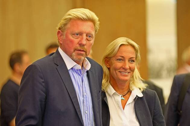 Boris Becker (Head of Men s Tennis) kommt zur Pressekonferenz, daneben Barbara Rittner (Head of Women s Tennis) - 23.08.2017: DTB stellt Boris Becker als Head of men s Tennis vor, Plenarsaal Römer