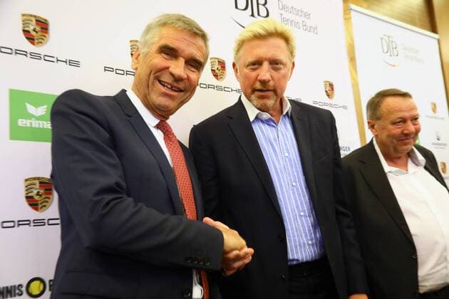 Shake-Hands von Boris Becker (Head of Men s Tennis) bei der Pressekonferenz mit DTB-Präsident Ulrich Klaus - 23.08.2017: DTB stellt Boris Becker als Head of men s Tennis vor, Plenarsaal Römer