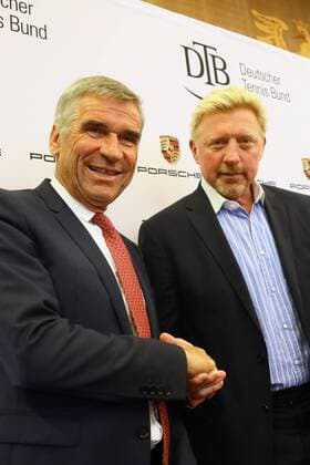 Shake-Hands von Boris Becker (Head of Men s Tennis) bei der Pressekonferenz mit DTB-Präsident Ulrich Klaus - 23.08.2017: DTB stellt Boris Becker als Head of men s Tennis vor, Plenarsaal Römer
