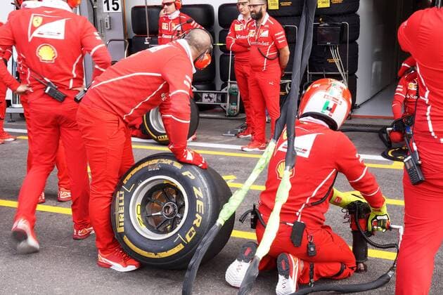 24.08.2017 - Mechanics Ferrari and Pirelli Tyre Belgian Grand Prix, Spa-Francorchamps 24 - 27 August 2017 24.08.2017 - Mechanics Ferrari and Pirelli Tyre 