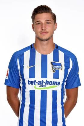Fussball Berlin 19.07.2017 1. Bundesliga DFL GER Saison 2017 2018 Hertha BSC Berlin Porträttermin 2017 2018 Niklas Stark Hertha BSC Portrait
