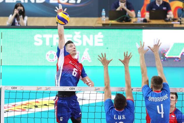 SZCZECIN, AZOTY ARENA 25.08.2017 CEV MISTRZOSTWA EUROPY W PILCE SIATKOWEJ MEZCZYZN LOTTO EUROVOLLEY POLAND 2017 SLOWACJA - CZECHY CEV MENS VOLLEYBALL European Championship EM Europameisterschaft LOTTO EUROVOLLEY POLAND 2017 SLOWACJA - CZECHY NZ MICHAL FINGER, MARCEL LUX, PETER ONDROVIC FOT. KRZYSZTOF CICHOMSKI NEWSPIX.PL --- Newspix.pl  170825KCI080