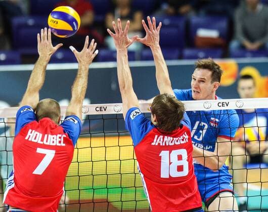 25.08.2017, Szczecin , Slowacja - Czechy , CEV Mistrzostwa Europy w Pilce Siatkowej mezczyzn Lotto Eurovolley Poland 2017 , Volleyball European Championships Poland 2017 , Slovakia - Czech Republic , N Z Stefan Chrtiansky (SVK), Ales Holubec (CZE), Jakub Janouch (CZE) , FOT. Adam Jastrzebowski newspix.pl --- Newspix.pl  20170825_awj_232