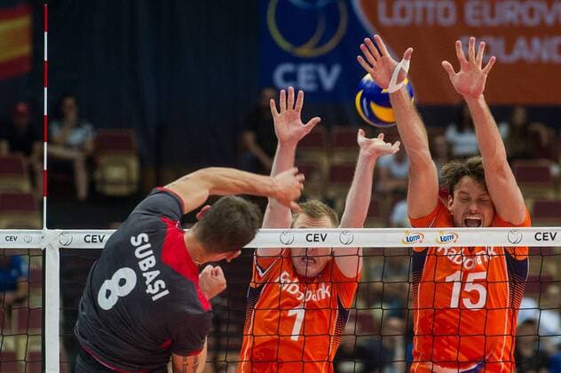 2017.08.25 KATOWICE CEV MISTRZOSTWA EUROPY W PILCE SIATKOWEJ MEZCZYZN LOTTO EUROVOLLEY POLAND 2017 HOLANDIA - TURCJA NZ THOMAS KOELEWIJN DAAN VAN HAARLEM BURUTAY SUBASI FOT LUKASZ KRAJEWSKI FOKUSMEDIA NEWSPIX.PL Men s volleyball. European Championship EM Europameisterschaft Poland 2017 Netherlands vs Turkey --- Newspix.pl  CRAJU250817_143