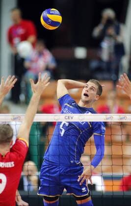 KATOWICE HALA SPODEK 25.08.2017 LOTTO EUROVOLLEY 2017 MECZ MISTRZOSTW EUROPY 2017 SIATKOWKA GRUPA D FRANCJA (niebieskie) - BELGIA (czerwone) NZ Trevor Clevenot . FOT TOMASZ WANTULA NEWSPIX.PL KATOWICE SPODEK 25.08.2017 VOLEYYBALL MEN S CHAMPIONSCHIP LOTTO EUROVOLLEY POLAND 2017 GROUP D FRANCE - BELGIA TOMASZ WANTULA NEWSPIX.PL --- Newspix.pl  170825WAN172