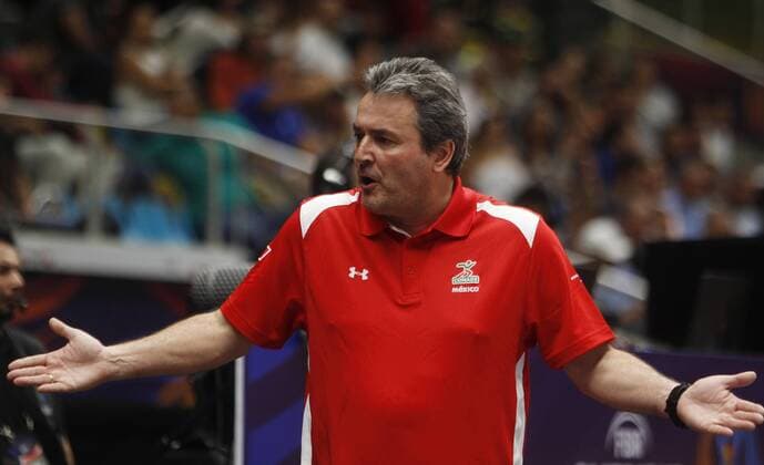 Mexico s head coach Sergio Valdeolmillos reacts during a game of the group A of the Americup 2017 between Puerto Rico and Mexico, in Medellin, Colombia, 25 August 2017. AMERICUP 2017: PUERTO RICO VS MEXICO !ACHTUNG: NUR REDAKTIONELLE NUTZUNG!  Copyright: xLuisxEduardoxNoriegaxA.x MED713 20170826-636393145834621213