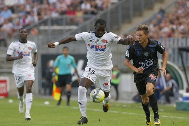 Moussa Konate FOOTBALL : Amiens SC vs OGC Nice - Ligue 1 Conforama - 4eme journee - 26 08 2017 MichaelBaucher Panoramic 