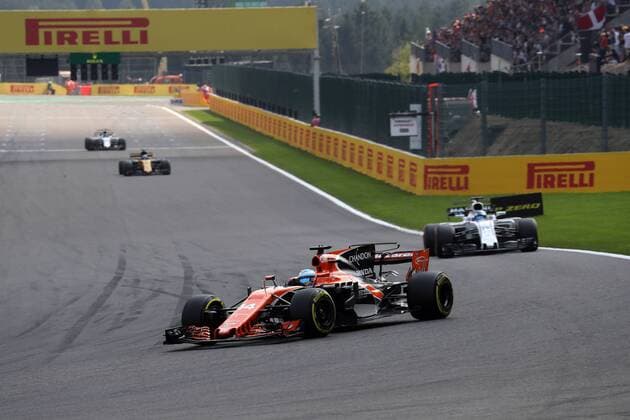 27.08.2017 - Race, Fernando Alonso (ESP) McLaren MCL32 leads Felipe Massa (BRA) Williams FW40 Belgian Grand Prix, Spa-Francorchamps 24 - 27 August 2017 27.08.2017 - Race, Fernando Alonso (ESP) McLaren MCL32 leads Felipe Massa (BRA) Williams FW40 
