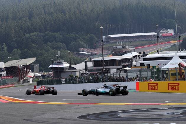27.08.2017 - Race, Kimi Raikkonen (FIN) Scuderia Ferrari SF70H and Lewis Hamilton (GBR) Mercedes AMG F1 W08 Belgian Grand Prix, Spa-Francorchamps 24 - 27 August 2017 27.08.2017 - Race, Kimi Raikkonen (FIN) Scuderia Ferrari SF70H and Lewis Hamilton (GBR) Mercedes AMG F1 W08 