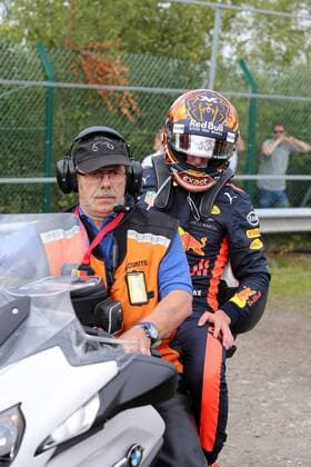 27.08.2017 - Race, Max Verstappen (NED) Red Bull Racing RB13 retires from the race Belgian Grand Prix, Spa-Francorchamps 24 - 27 August 2017 27.08.2017 - Race, Max Verstappen (NED) Red Bull Racing RB13 retires from the race 