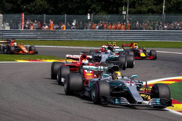 Motorsports: FIA Formula One World Championship WM Weltmeisterschaft 2017, Grand Prix of Belgium, 44 Lewis Hamilton (GBR, Mercedes AMG Petronas F1 Team), 5 Sebastian Vettel (GER, Scuderia Ferrari), Spa-Francorchamps Belgium xHOCHxZWEIx
