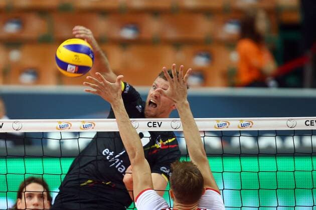 Katowice , Hala Spodek 27.08.2017 siatkowka Mistrzostwa Europy CEV 2017 Faza grupowa , Grupa D Turcja - Belgia NZ Pieter Verhees ( BEL ) Mert Matic ( TUR ) FOT Michal Nowak Newspix.pl Katowice , Spodek s Hall 27.08.2017 sport volleyball 2017 CEV Volleyball European Championship EM Europameisterschaft - Men Preliminary Round Pool D Turkey - Belgium photo by Michal Nowak Newspix.pl --- Newspix.pl  170827MIN007
