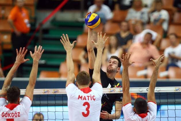 Katowice , Hala Spodek 27.08.2017 siatkowka Mistrzostwa Europy CEV 2017 Faza grupowa , Grupa D Turcja - Belgia NZ Mert Matic ( TUR ) Bram Van Den Dries ( BEL ) FOT Michal Nowak Newspix.pl Katowice , Spodek s Hall 27.08.2017 sport volleyball 2017 CEV Volleyball European Championship EM Europameisterschaft - Men Preliminary Round Pool D Turkey - Belgium photo by Michal Nowak Newspix.pl --- Newspix.pl  170827MIN010