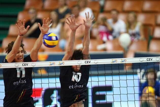 Katowice , Hala Spodek 27.08.2017 siatkowka Mistrzostwa Europy CEV 2017 Faza grupowa , Grupa D Turcja - Belgia NZ Tomas Rousseaux ( BEL ) Simon Van De Voorde ( BEL ) FOT Michal Nowak Newspix.pl Katowice , Spodek s Hall 27.08.2017 sport volleyball 2017 CEV Volleyball European Championship EM Europameisterschaft - Men Preliminary Round Pool D Turkey - Belgium photo by Michal Nowak Newspix.pl --- Newspix.pl  170827MIN017