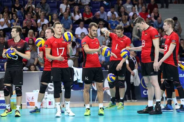 SZCZECIN, AZOTY ARENA 27.08.2017 CEV MISTRZOSTWA EUROPY W PILCE SIATKOWEJ MEZCZYZN LOTTO EUROVOLLEY POLAND 2017 CZECHY - NIEMCY CEV MENS VOLLEYBALL European Championship EM Europameisterschaft LOTTO EUROVOLLEY POLAND 2017 CZECH REPUBLIC - GERMANY NZ JULIAN ZENGER, DENYS KALIBERDA, JAN ZIMMERMANN, MORITZ KARLITZEK, CHRISTIAN FROMM, MARCUS BOEHME, SIMON HIRSCH FOT. KRZYSZTOF CICHOMSKI NEWSPIX.PL --- Newspix.pl  170827KCI182