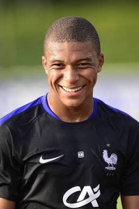 Fußball, Training Nationalteam Frankreich Kylian Mbappe FOOTBALL : entrainement des joueurs de l equipe de France a Clairefontaine - 28 08 2017 JBAutissier Panoramic 