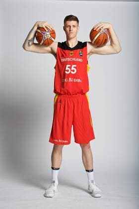 Basketball Erfurt 04.08.2017 Nationalmannschaft Herren Männer DBB Sommer 2017 Portraitshooting Isaiah Hartenstein (Deutschland, No.55)
