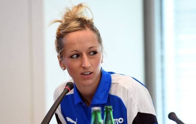 30.08.2017, xjhx, Fussball 1.Bundesliga Frauen, 1. FFC Frankfurt Saisoneroeffnungs-Pressekonferenz Saison 2017 18, emspor v.l. Kathrin Hendrich (1.FFC Frankfurt) Frankfurt am Main