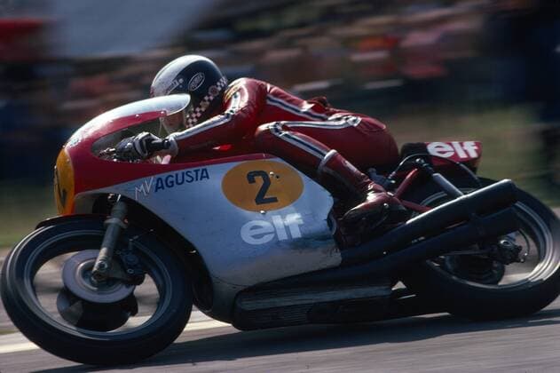 Phil Read auf MV Agusta siegt beim Rennen um die Motorrad-WM 1974 in Spa-Francorchamps Phil Read wurde 7x Weltmeister davon 2x mit MV Agusta er konnte auch in verschiedenen Klassen Weltmeister werden nämlich 125cc + 250cc + 500cc