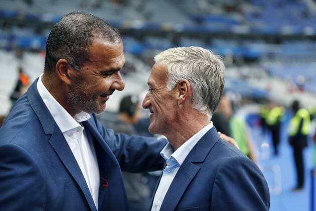 Bilder des Tages - SPORT SAINT DENIS, Stade de France 31-08-2017 . WK-kwalificatie Frankrijk - Nederland . Ruud Gullit en de Franse bondscoach Didier Deschamps Frankrijk - Nederland  x1687754x