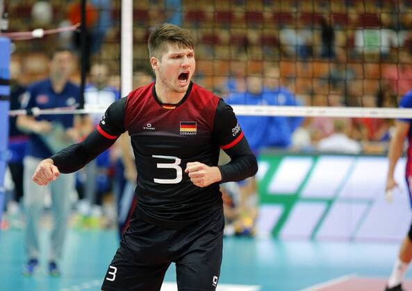 KATOWICE HALA SPODEK 31.08.2017 LOTTO EUROVOLLEY 2017 MECZ MISTRZOSTW EUROPY 2017 SIATKOWKA 1 4 FINALU NIEMCY (czarne) - CZECHY (bialo-niebieskie) NZ radosc siatkarzy Niemiec - Ruben Schott . FOT TOMASZ WANTULA NEWSPIX.PL KATOWICE SPODEK 31.08.2017 VOLEYYBALL MEN S CHAMPIONSCHIP LOTTO EUROVOLLEY POLAND 2017 QUARTERFINAL GERMANY - CZECH REPUBLIC TOMASZ WANTULA NEWSPIX.PL --- Newspix.pl  170831WAN060