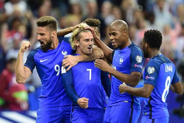 joie des joueurs de la France apres le but de Antoine Griezmann (France) Olivier Giroud (France) Kingsley Coman (France) Djibril Sidibe (France) FOOTBALL : France vs Pays Bas - Paris - 31 08 2017 JBAutissier Panoramic 