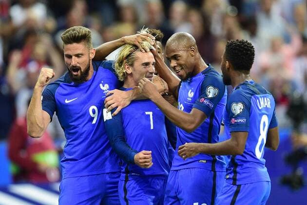 joie des joueurs de la France apres le but de Antoine Griezmann (France) Olivier Giroud (France) Kingsley Coman (France) Djibril Sidibe (France) FOOTBALL : France vs Pays Bas - Paris - 31 08 2017 JBAutissier Panoramic 