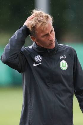 Trainer Andries Jonker (VfL Wolfsburg) - Testspiel Saison 2017-2018 VfL Wolfsburg vs. Erzgebirge Aue am VfL Center in Wolfsburg - Deutschland, Fußball, Mann, Maenner,31.08.2017
