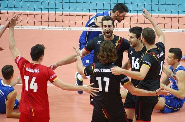 KATOWICE HALA SPODEK 31.08.2017 LOTTO EUROVOLLEY 2017 MECZ MISTRZOSTW EUROPY 2017 SIATKOWKA 1 4 FINALU BELGIA (czarne) - WLOCHY (niebieskie) NZ radosc siatkarzy Belgii . FOT TOMASZ WANTULA NEWSPIX.PL KATOWICE SPODEK 31.08.2017 VOLEYYBALL MEN S CHAMPIONSCHIP LOTTO EUROVOLLEY POLAND 2017 QUARTERFINAL BELGIUM - ITALY TOMASZ WANTULA NEWSPIX.PL --- Newspix.pl  170831WAN132