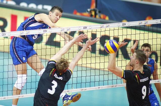 KATOWICE HALA SPODEK 31.08.2017 LOTTO EUROVOLLEY 2017 MECZ MISTRZOSTW EUROPY 2017 SIATKOWKA 1 4 FINALU BELGIA (czarne) - WLOCHY (niebieskie) NZ Daniele Mazzone . FOT TOMASZ WANTULA NEWSPIX.PL KATOWICE SPODEK 31.08.2017 VOLEYYBALL MEN S CHAMPIONSCHIP LOTTO EUROVOLLEY POLAND 2017 QUARTERFINAL BELGIUM - ITALY TOMASZ WANTULA NEWSPIX.PL --- Newspix.pl  170831WAN138
