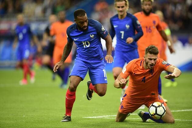 Alexandre Lacazette (France) vs Wesley Hoedt (PaysBas) FOOTBALL : France vs Pays Bas - Paris - 31 08 2017 JBAutissier Panoramic 