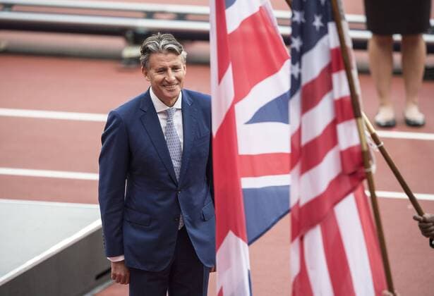 Sebastian Seb COE (GBR Praesident IAAF), Gute Laune, hinter ein Fahne von England und den USA, Flagge, Eroeffnungsfeier am 04.08.2017 Leichtathletik Weltmeisterschaft 2017 in London Grossbritannien, vom 04.08. - 13.08.2017.