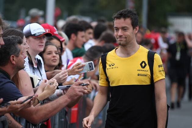 01.09.2017- Jolyon Palmer (GBR) Renault F1 Team RS17 Italian Grand Prix, Monza 31 August - 03 September 2017 01.09.2017- Jolyon Palmer (GBR) Renault Sport F1 Team RS17 